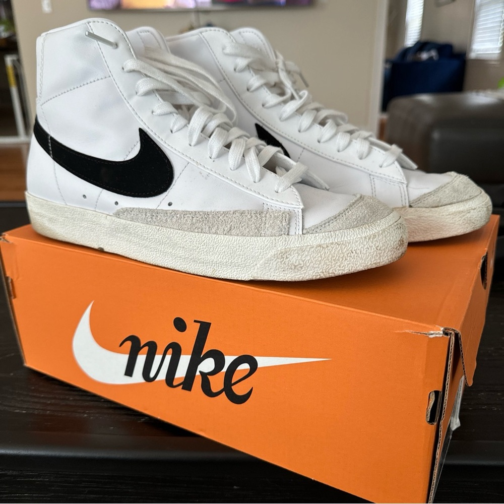 Nike Blazer Mid - image 1
